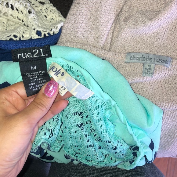 3 tops bundle - Picture 7 of 7